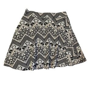 PINK Victoria's Secret Black and White Skater Skirt